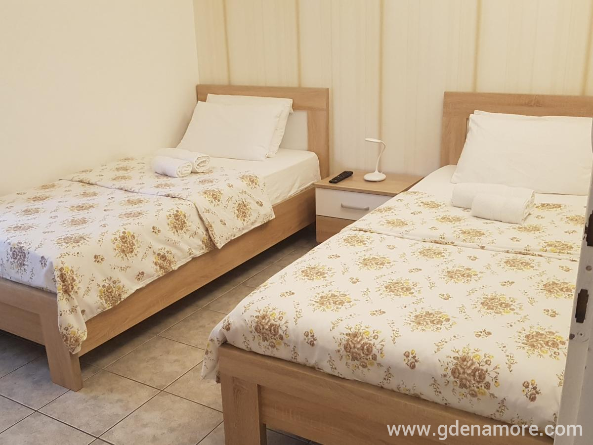 Apartmani Gregovic M&M, privatni smeštaj u mestu Petrovac, Crna Gora - 20190510_131048